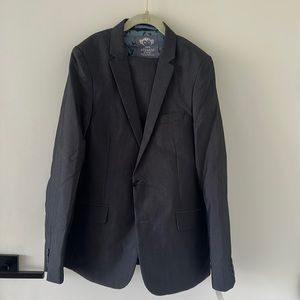Appaman suit - NEW WITH TAGS - charcoal grey jacket and pants. Boys size 14